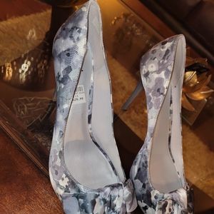 Beautiful  great white black  heels